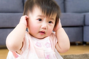 Trẻ viêm tai giữa cấp do phế cầu khuẩn: Biến chứng và giải pháp