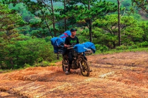 Trekking Tà Năng mùa cỏ phủ xanh cả ngọn đồi