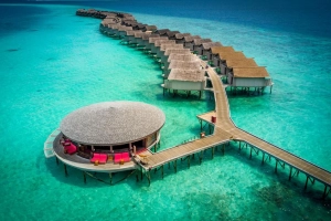 Trọn gói 4N3Đ ở Centara Ras Fushi Resort &#038; Spa Maldives + vé máy bay + 9 bữa ăn chỉ từ 31. 399.000 đồng/khách