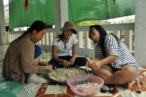 Tuyệt chiêu &#8216;ba cùng&#8217; của dân du lịch bụi