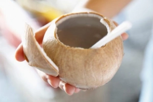 Uống nước dừa đun nóng có tác dụng gì?