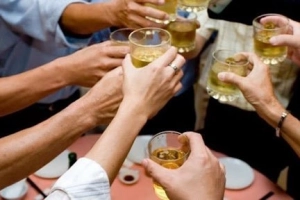 Uống rượu bia đúng cách mùa lễ Tết, những điều cần lưu ý