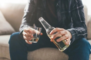 Uống rượu bia nhiều có ảnh hưởng đến tinh trùng?