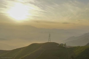 Vẻ đẹp mây Tà Xùa giữa ngày và đêm