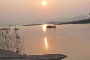 Vẻ đẹp miền sóng nước Cấm Sơn