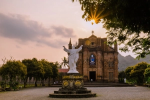 Vẻ đẹp thanh cao, huyền bí của Đan viện Châu Sơn