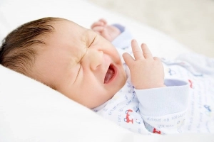 Vì sao trẻ bị nghẹt mũi kéo dài?