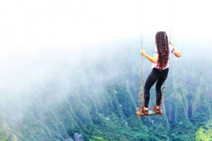 Xích đu đáng sợ trên tuyến đường nguy hiểm nhất Hawaii
