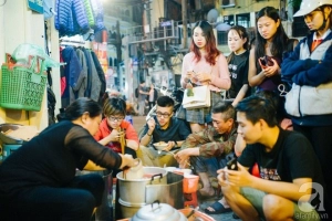 Xôi cô Sòn - quán xôi Hà Nội rất ngon nhưng muốn ăn phải chờ lâu như xem &#8220;Cô dâu 8 tuổi&#8221;