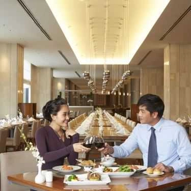 Professional- Buffet La Brasserie Restaurant - Hotel Nikko Saigon