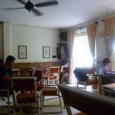 Tổng hợp- Riêng Một Góc Trời Cafe