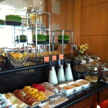 Món ăn- Cafe Lobby Lounge - Renaissance Riverside Hotel