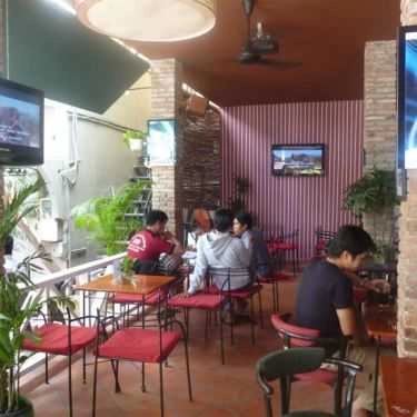 Không gian- Trùng Dương Cafe