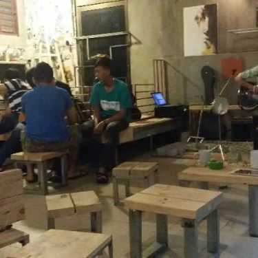 Không gian- [a]é Cafe - Hoàng Hoa Thám