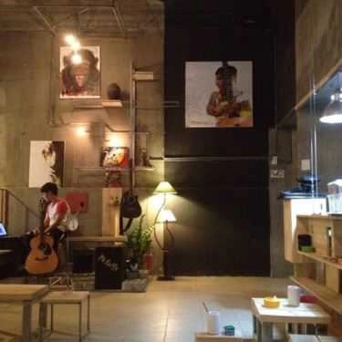 Không gian- [a]é Cafe - Hoàng Hoa Thám