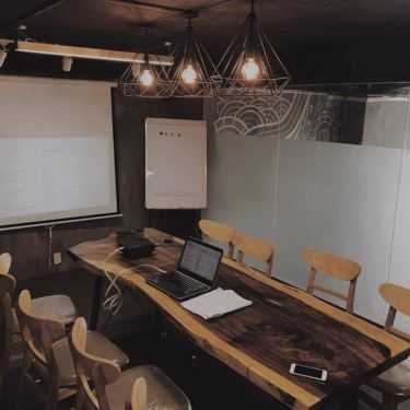 Không gian- Adam Cafe