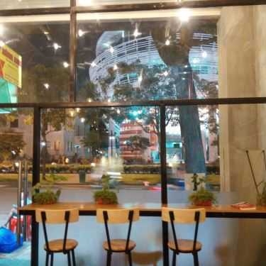 Không gian- Adam Cafe