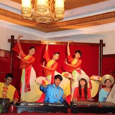 Tổng hợp- Cyclo Cafe - Majestic Hotel