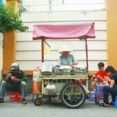 Không gian- Ăn vặt Xe Chè Đậu Bà Hai