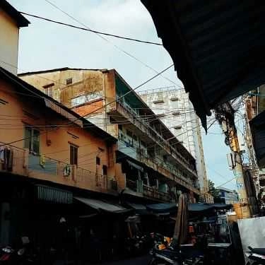 Không gian- Ăn vặt Ốc & Gỏi Cuốn - Chợ Phùng Hưng