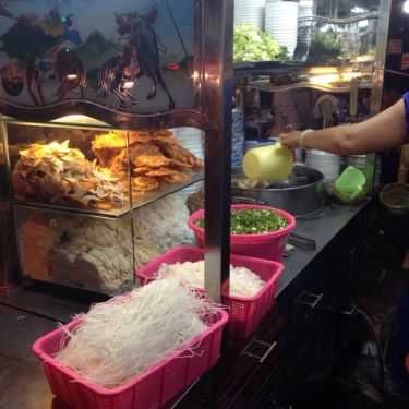Không gian- Ăn vặt Bà Mười - Mì Quảng, Hủ Tiếu Nam Vang
