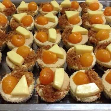 Món ăn- Tiệm Bánh Bánh Bông Lan Trứng Muối - Lạc Long Quân