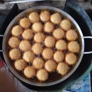 Món ăn- Ăn vặt Bánh Cam - Cách Mạng Tháng 8