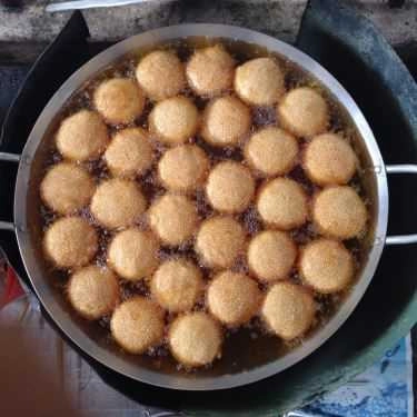 Món ăn- Ăn vặt Bánh Cam - Cách Mạng Tháng 8