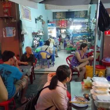 Không gian- Ăn vặt Quán Bánh Cuốn Nóng & Bánh Ướt 15k