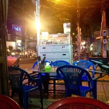 Không gian- Ăn vặt Bánh Cuốn