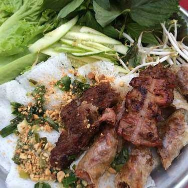 Món ăn- Ăn vặt Bánh Hỏi Thịt Nướng Chả Giò