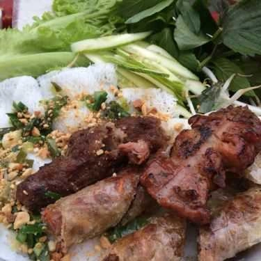 Món ăn- Ăn vặt Bánh Hỏi Thịt Nướng Chả Giò