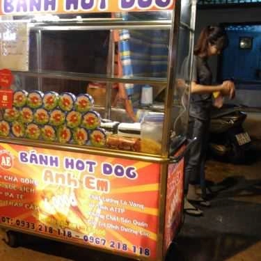 Không gian- Ăn vặt Hot Dog Anh Em