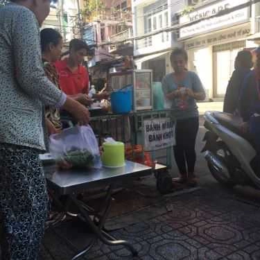Không gian- Ăn vặt Bánh Khọt & Bánh Mì Hấp