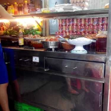 Không gian- Tiệm Bánh Anh Việt - Bánh Mì, Bánh Giò  - Vườn Lan
