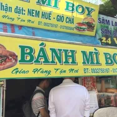 Không gian- Tiệm Bánh Boy - Bánh Mì, Nem Huế & Giò Chả