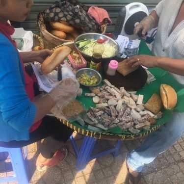 Tổng hợp- Tiệm Bánh Cụ Lý - Bánh Mì Chả Bò Thì Là