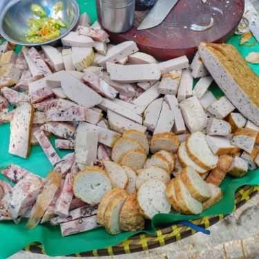 Tổng hợp- Tiệm Bánh Cụ Lý - Bánh Mì Chả Bò Thì Là