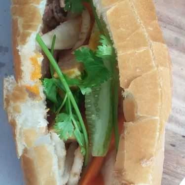 Món ăn- Ăn vặt Bánh Mì Nướng Muối Ớt & Chả Lụa Bò