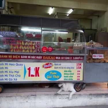 Không gian- Tiệm Bánh Bánh Mì Đakao