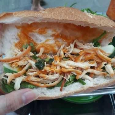 Món ăn- Ăn vặt Bánh Mì Gà Xé 13k