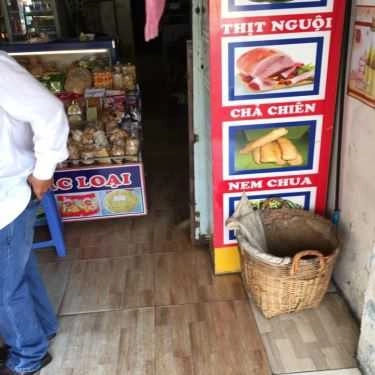 Không gian- Tiệm Bánh Bánh Mì Hà Nội - 671 Lạc Long Quân