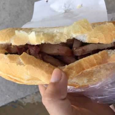 Món ăn- Ăn vặt Hùng Ký - Bánh Mì Heo Quay