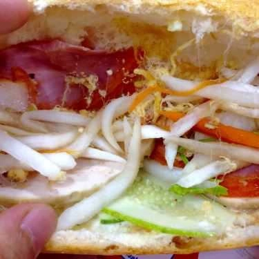 Món ăn- Tiệm Bánh Bánh Mì Hoàng Thắng