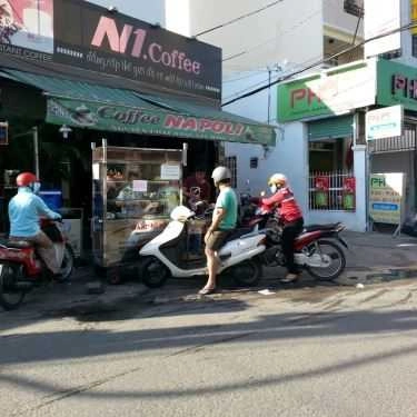 Không gian- Ăn vặt Bánh Mì Hội An - Chu Văn An