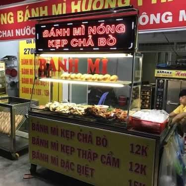 Không gian- Ăn vặt Hương Phát - Bánh Mì Nóng Kẹp Chả Bò