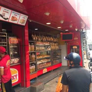 Tổng hợp- Tiệm Bánh Bánh Mì Huỳnh Ký - Lê Quang Sung