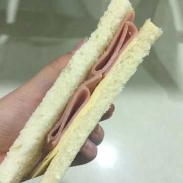 Món ăn- Tiệm Bánh Bánh Mì Kẹp - Ga Quốc Nội