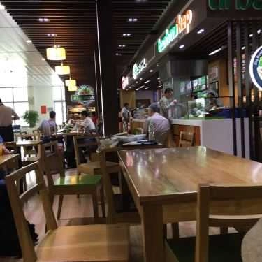 Không gian- Tiệm Bánh Bánh Mì Kẹp - Ga Quốc Nội