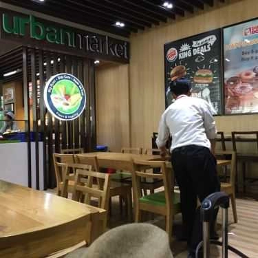 Không gian- Tiệm Bánh Bánh Mì Kẹp - Ga Quốc Nội